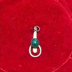 Elegant 925 Silver and Green Cabochon Pendant